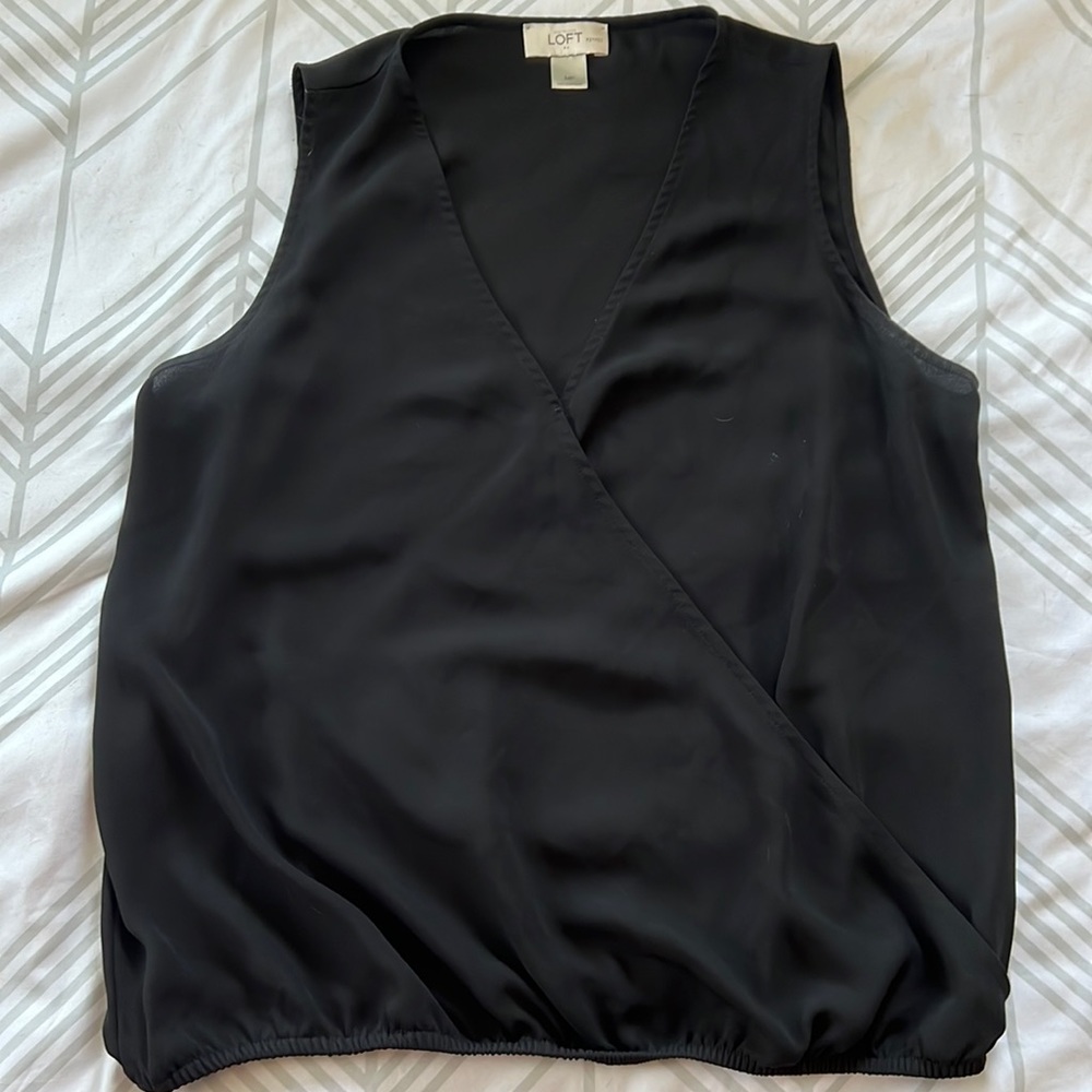 Black Sleeveless Loft Dress Shirt - medium Petite